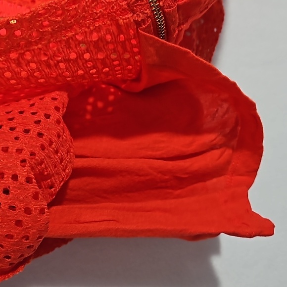 Banana Republic Women's Lava Red Sleeveless Eyelet Blouse Size 10 - Picture 9 of 9